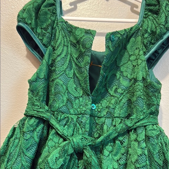 Laura Ashley London Girls 5 Green Lace Dress with Puff Sleeves - Picture 9 of 12